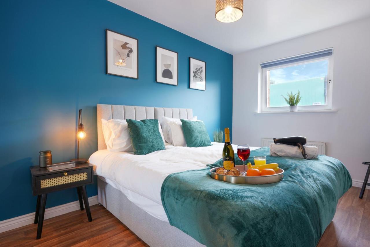 Yoko's Centre Apartment: Stylish With Parking & Netflix * Coventry